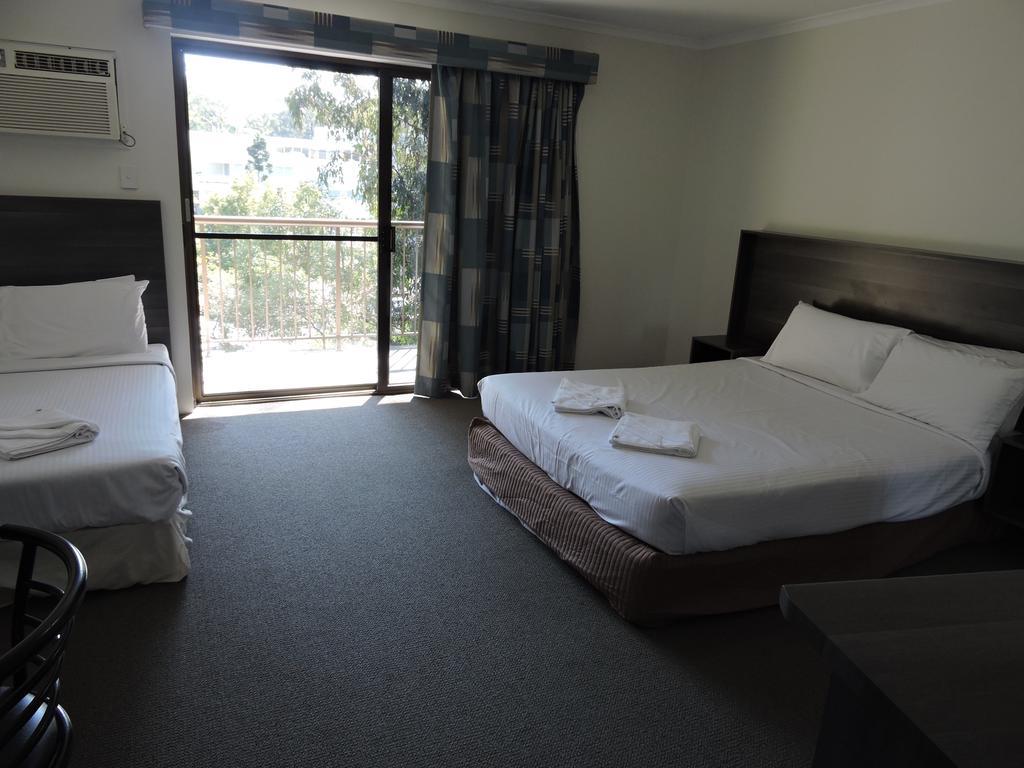 Town & Country Motel Nerang Room photo