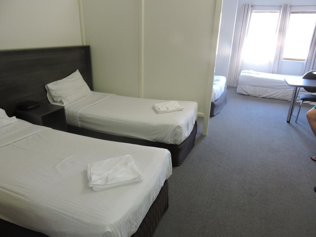 Town & Country Motel Nerang Room photo