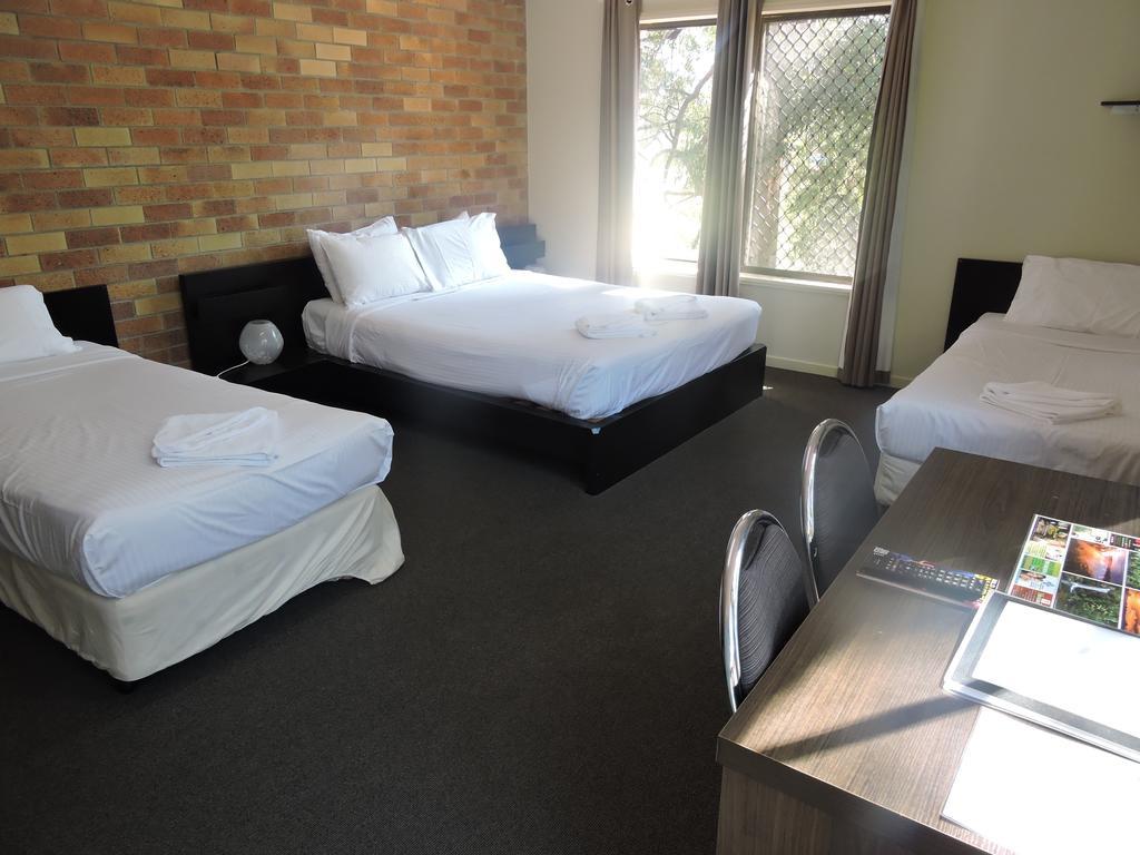 Town & Country Motel Nerang Room photo